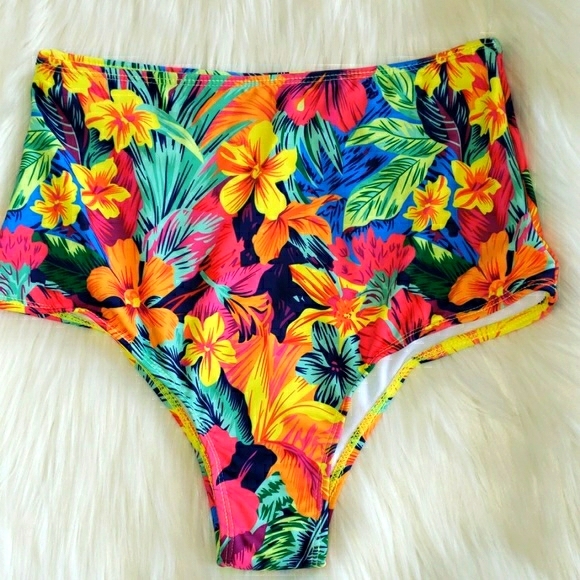 Floral Highwaisted Ruffle Hem Bikini Set - Picture 5 of 8